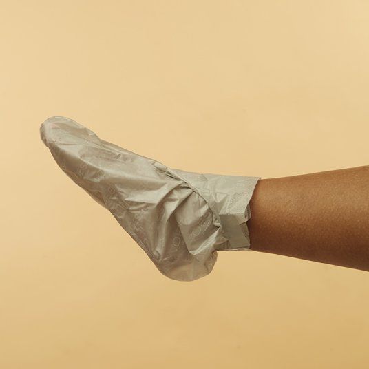 VOESH-PHOTO-CollagenSocksWithHerbExtract-Foot-200810