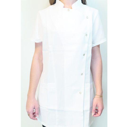 Blouse d'esthéticienne blanche